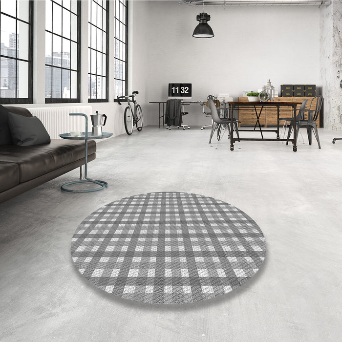 Round Patterned Silver Gray Rug in a Office, pat1558gry
