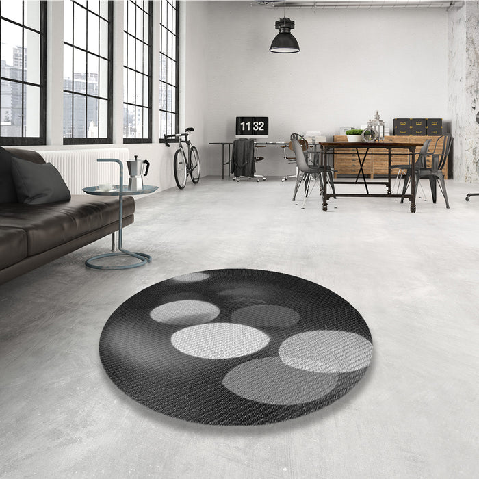 Round Patterned Platinum Gray Rug in a Office, pat156gry