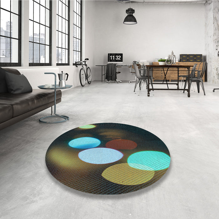 Round Patterned Midnight Gray Rug in a Office, pat156lblu