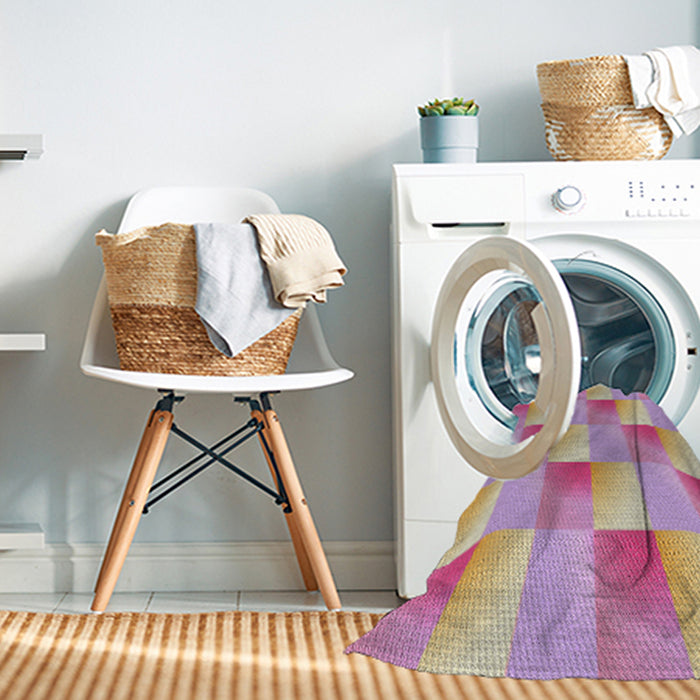 Machine Washable Transitional Magenta Pink Rug in a Washing Machine, wshpat1588