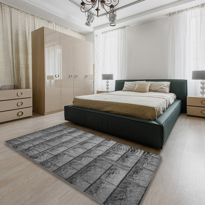 Patterned Gray Rug in a Bedroom, pat1597gry