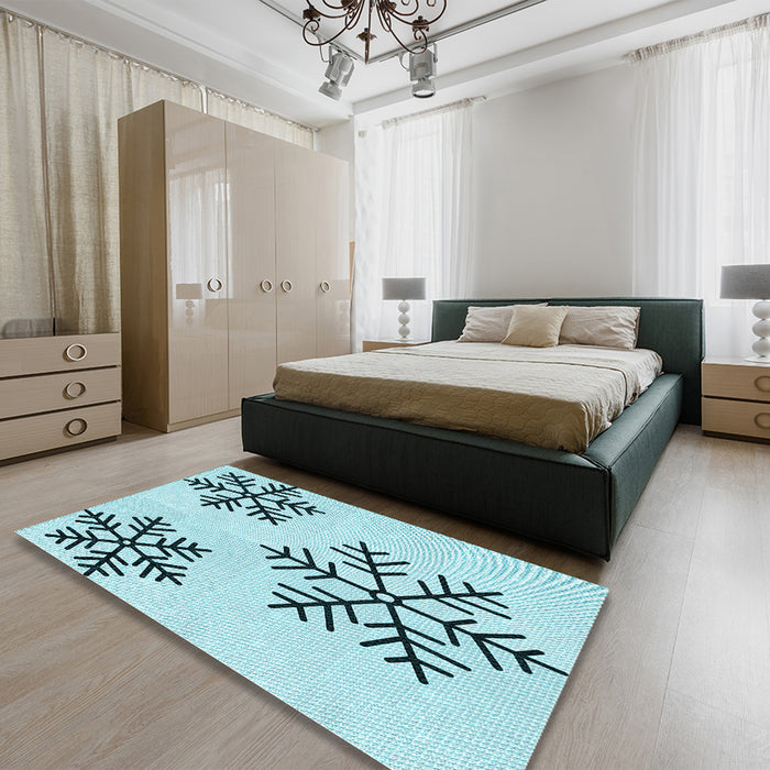 Patterned Seafoam Green Rug in a Bedroom, pat160lblu