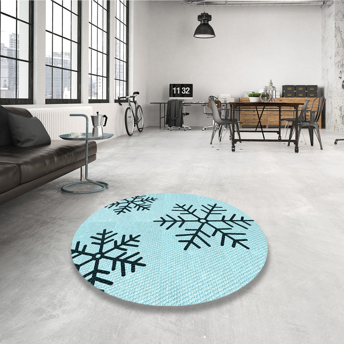 Round Patterned Seafoam Green Rug in a Office, pat160lblu