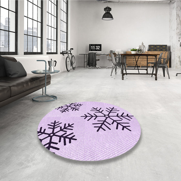 Round Patterned Lilac Purple Rug in a Office, pat160pur