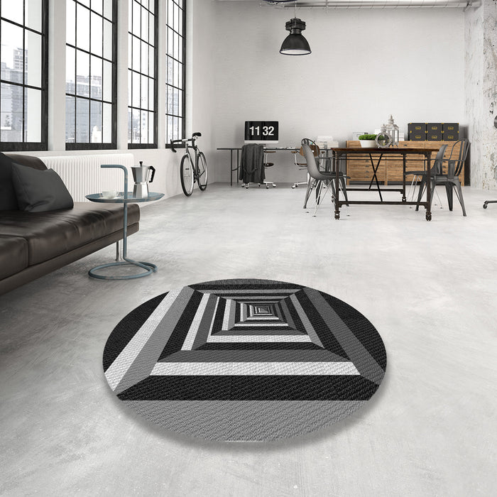 Round Patterned Mid Gray Abstract Machine Washable Rug in a Office, wshpat1604