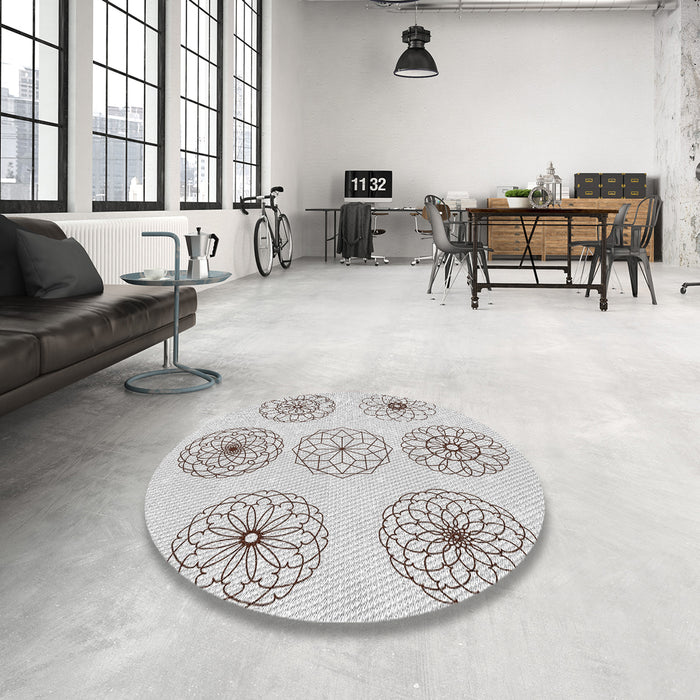 Round Patterned Off-White Novelty Rug in a Office, pat1619