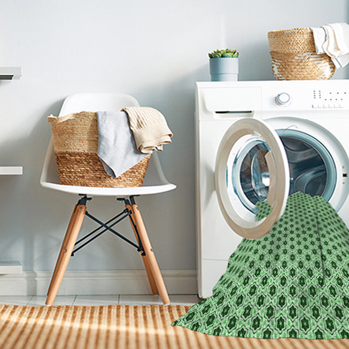 Machine Washable Transitional Pale Green Rug in a Washing Machine, wshpat1622grn