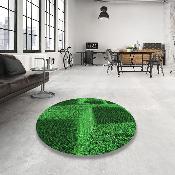 Round Patterned Deep Emerald Green Rug in a Office, pat1624grn