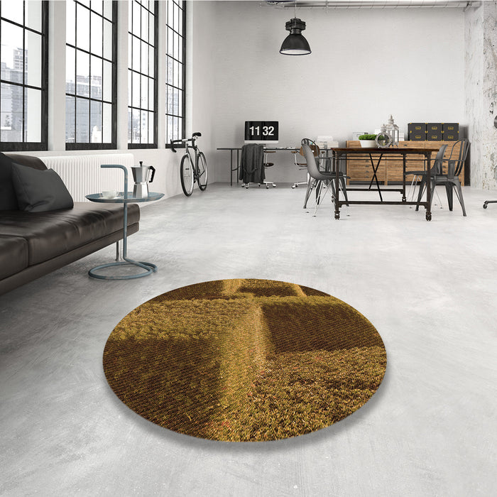 Round Patterned Red Rug in a Office, pat1624org