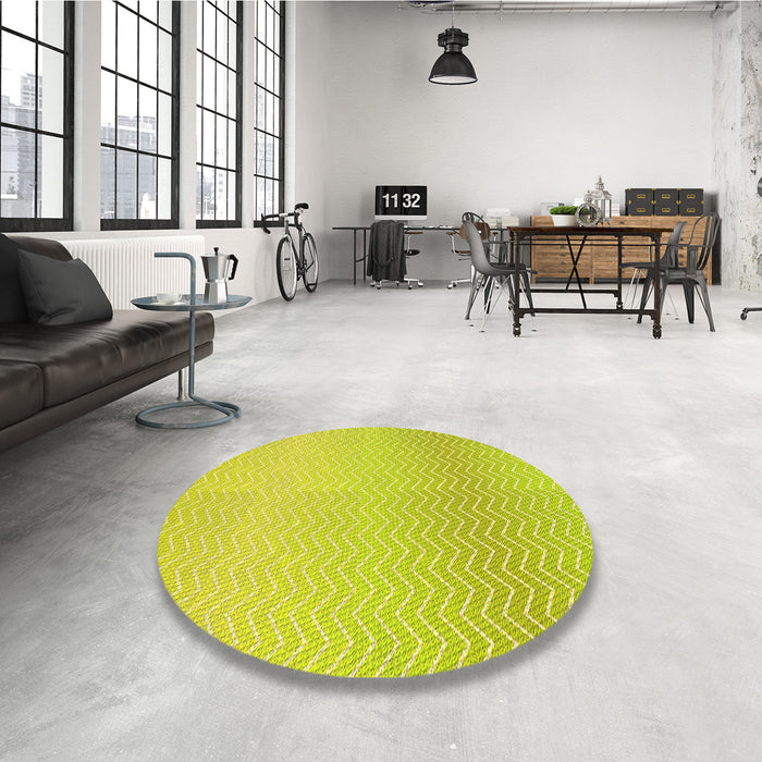 Round Patterned Green Rug in a Office, pat1638yw