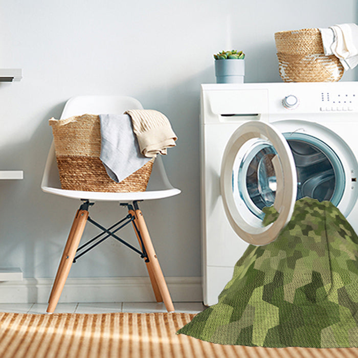 Machine Washable Transitional Fern Green Rug in a Washing Machine, wshpat1645brn