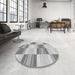 Round Patterned Gray Rug in a Office, pat1649gry