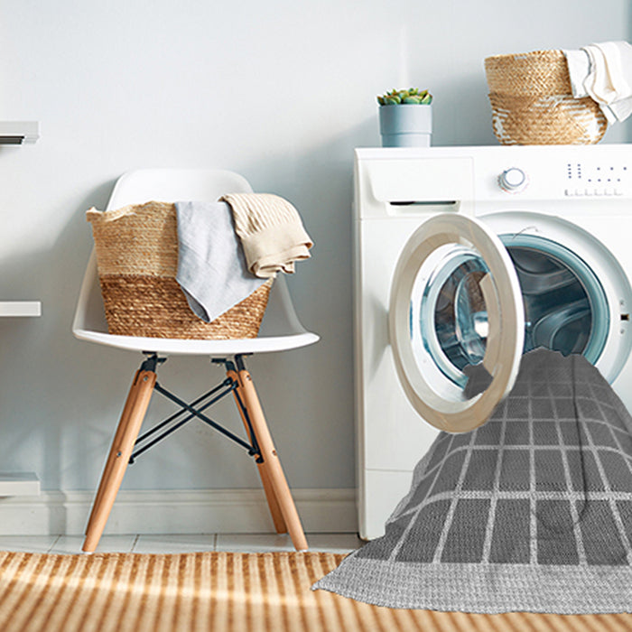 Machine Washable Transitional Ash Gray Rug in a Washing Machine, wshpat1656gry