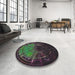 Round Patterned Mid Gray Novelty Rug in a Office, pat165