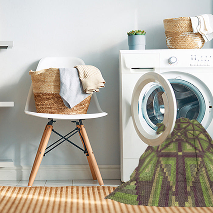 Machine Washable Transitional Green Rug in a Washing Machine, wshpat1667brn
