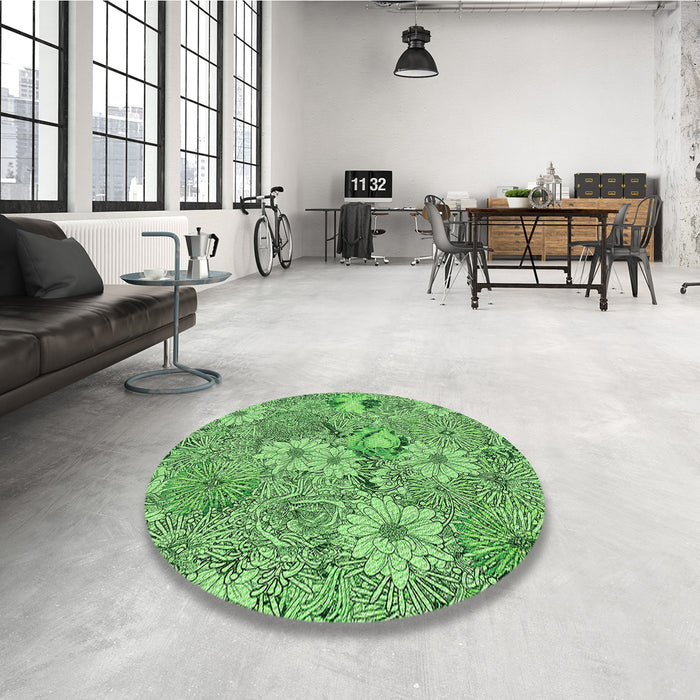 Round Patterned Green Rug in a Office, pat167grn
