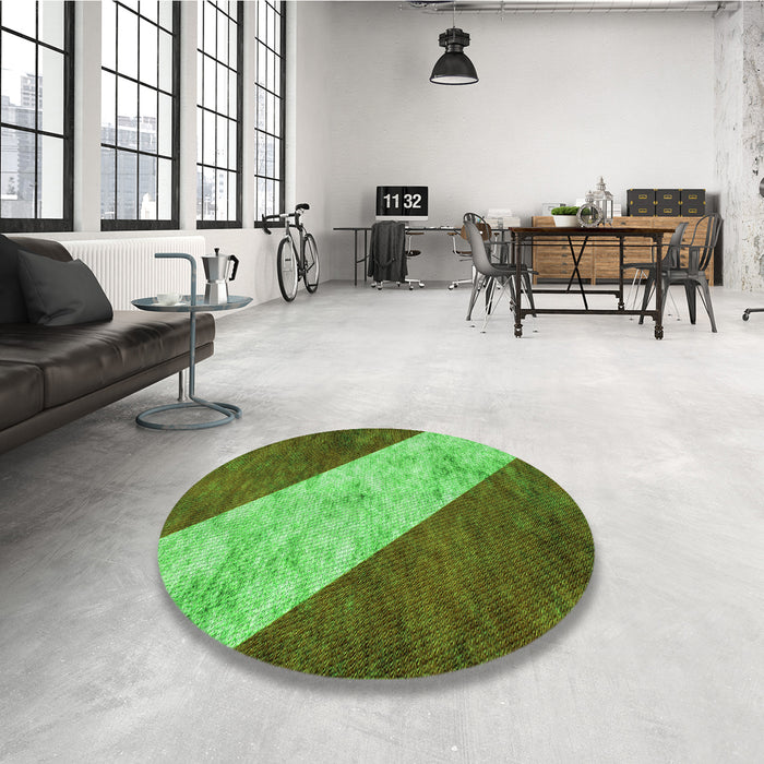 Round Patterned Seaweed Green Rug in a Office, pat1676grn