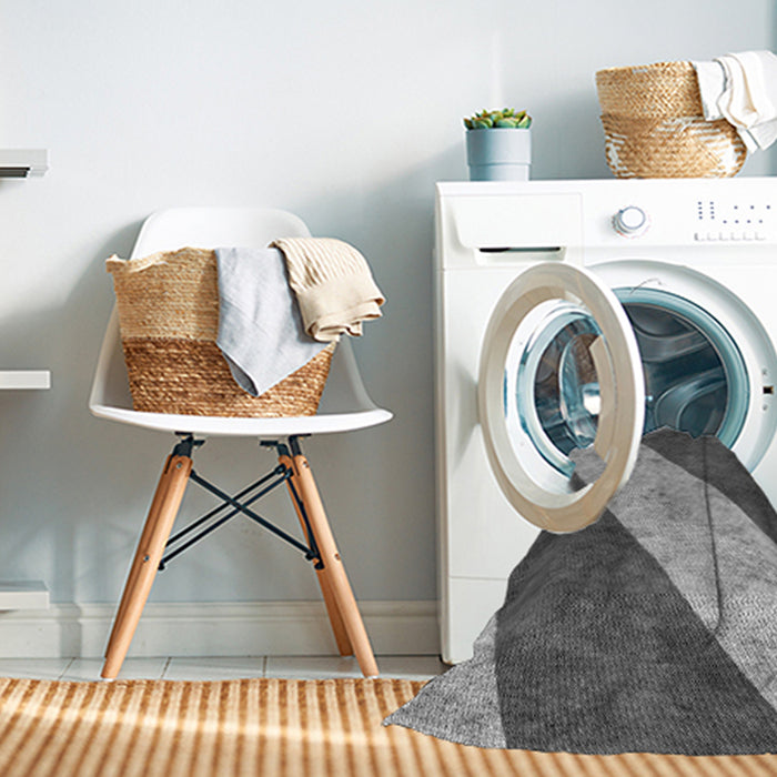 Machine Washable Transitional Cloud Gray Rug in a Washing Machine, wshpat1676gry