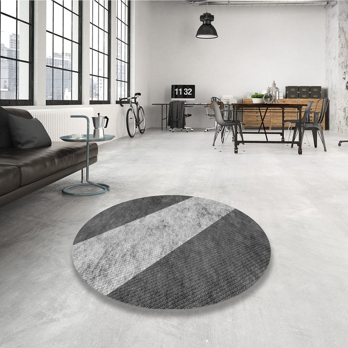 Round Patterned Cloud Gray Rug in a Office, pat1676gry