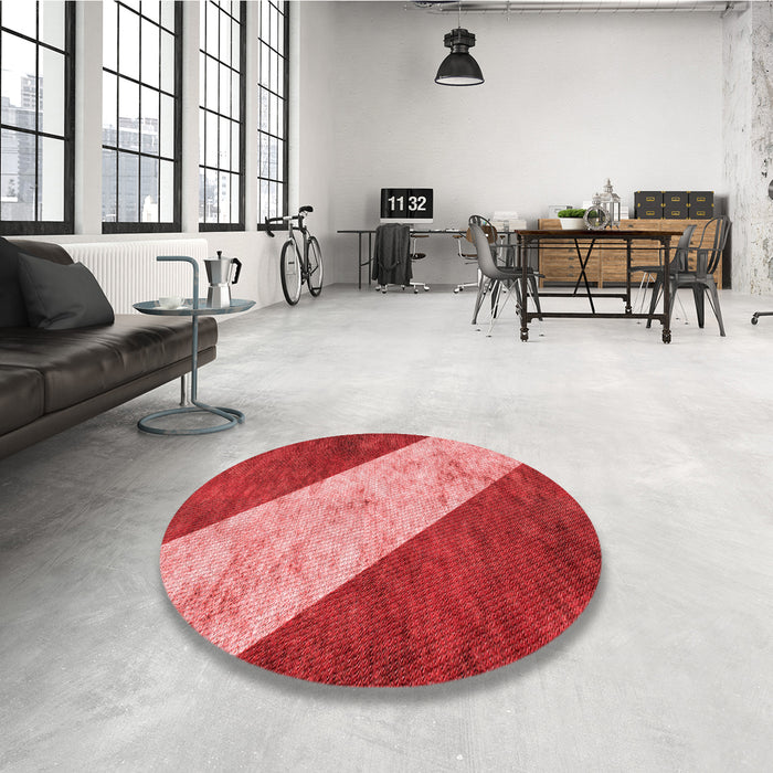Round Patterned Red Rug in a Office, pat1676rd