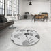 Round Patterned Gray Rug in a Office, pat1686gry