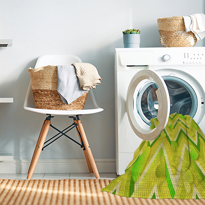 Machine Washable Transitional Pistachio Green Rug in a Washing Machine, wshpat1689yw