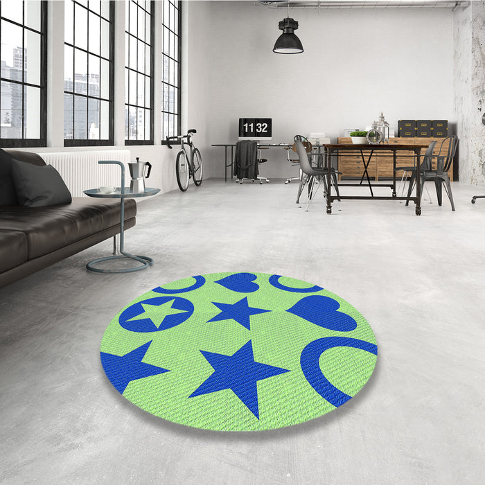 Round Patterned Blue Rug in a Office, pat1690lblu