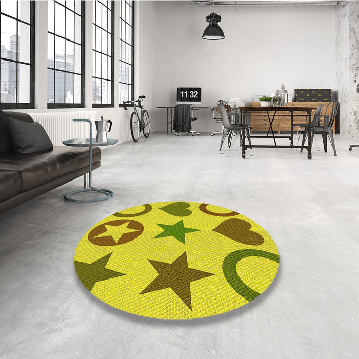 Round Patterned Yellow Rug in a Office, pat1692yw