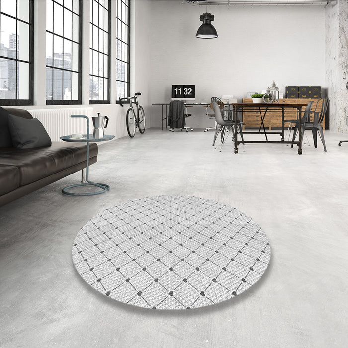 Round Patterned Platinum Gray Rug in a Office, pat1702gry