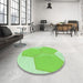 Round Patterned Emerald Green Rug in a Office, pat1708grn