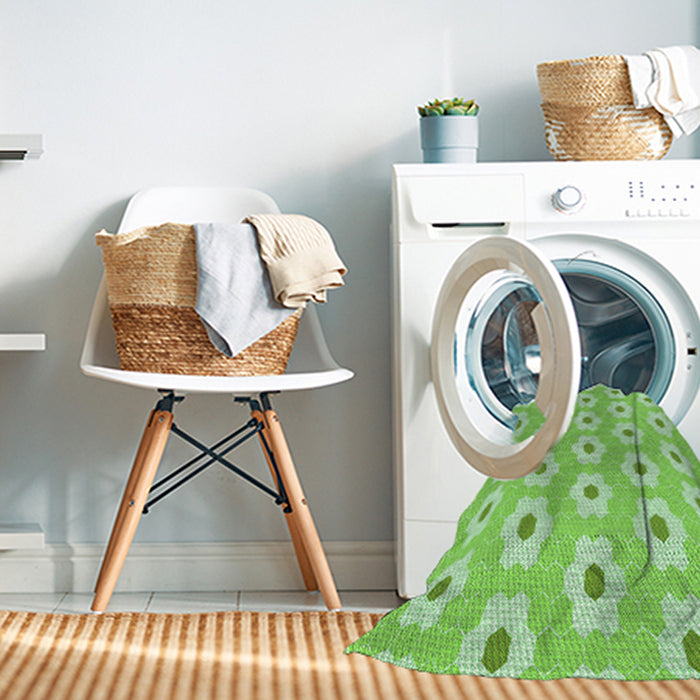 Machine Washable Transitional Green Rug in a Washing Machine, wshpat1714grn