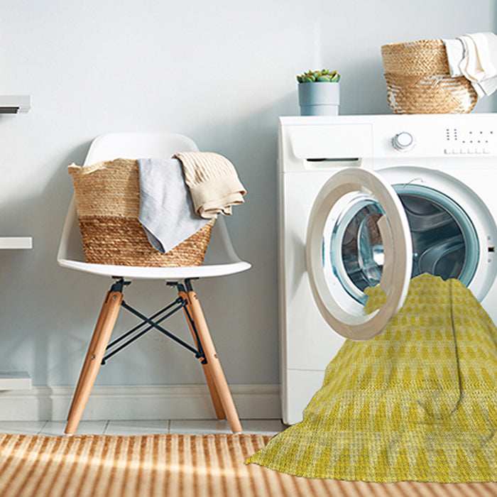 Machine Washable Transitional Yellow Rug in a Washing Machine, wshpat1723yw