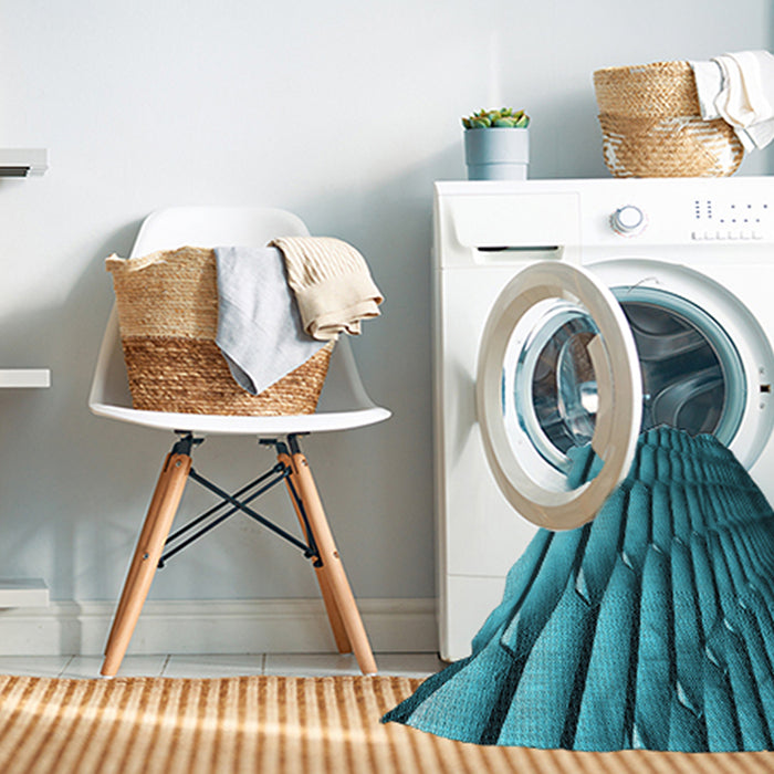 Machine Washable Transitional Bright Turquoise Blue Rug in a Washing Machine, wshpat1731lblu