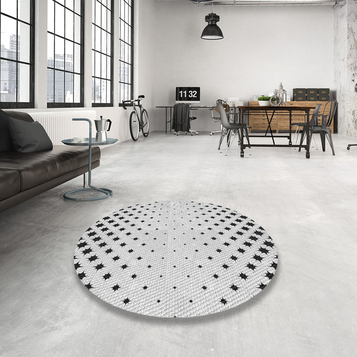 Round Patterned Off-White Abstract Machine Washable Rug in a Office, wshpat1736