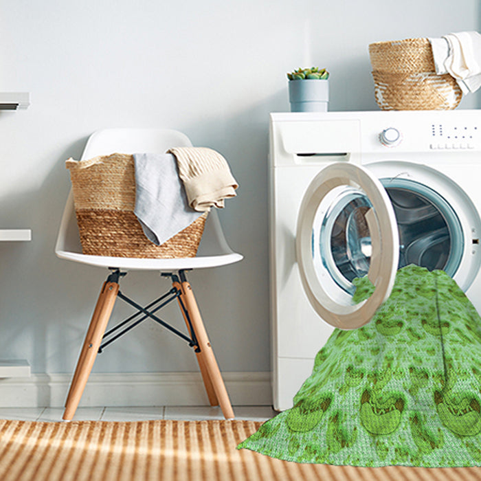 Machine Washable Transitional Green Rug in a Washing Machine, wshpat1737grn