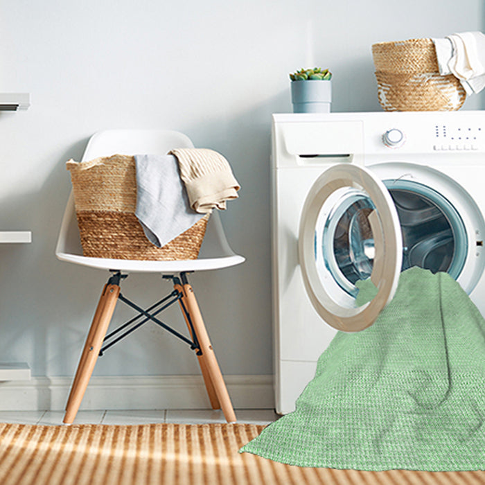 Machine Washable Transitional Light Green Rug in a Washing Machine, wshpat1738grn