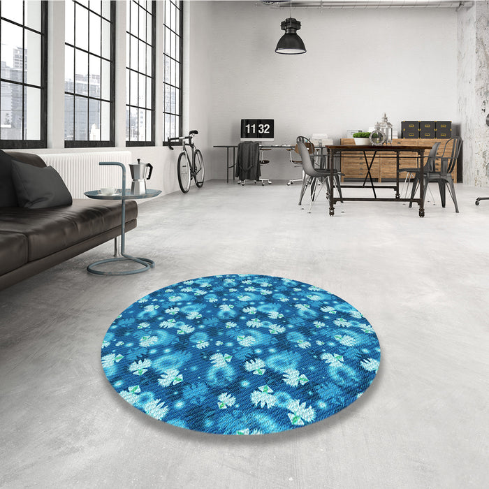 Round Patterned Bright Turquoise Blue Rug in a Office, pat1743lblu