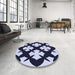 Round Patterned Night Blue Rug in a Office, pat1748blu