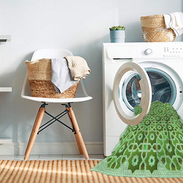 Machine Washable Transitional Dark Lime Green Rug in a Washing Machine, wshpat1749grn