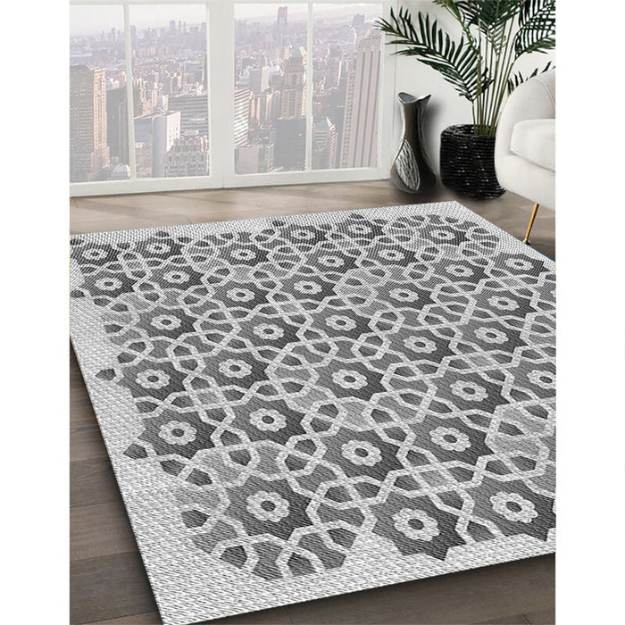 Machine Washable Transitional Light Gray Rug in a Family Room, wshpat1749gry