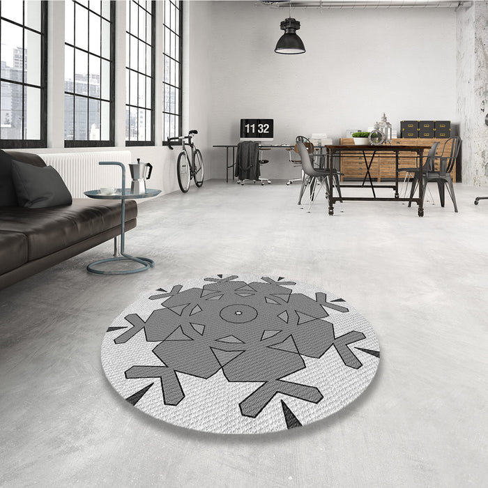 Round Patterned Silver Gray Rug in a Office, pat1753gry