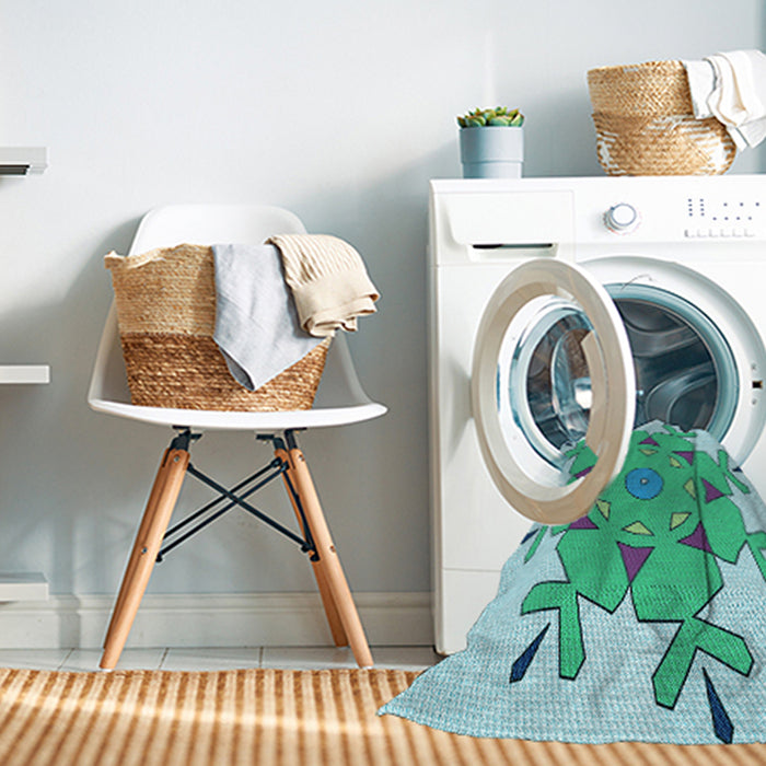 Machine Washable Transitional Turquoise Green Rug in a Washing Machine, wshpat1753lblu