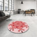 Round Patterned Red Rug in a Office, pat1753rd