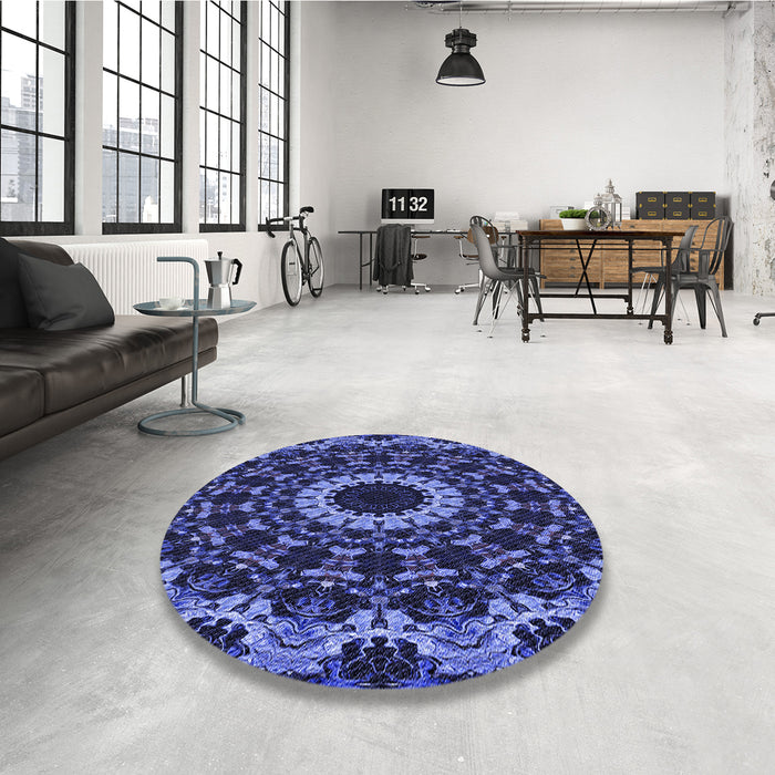 Round Patterned Midnight Blue Rug in a Office, pat1764blu