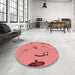 Round Patterned Red Rug in a Office, pat1782rd