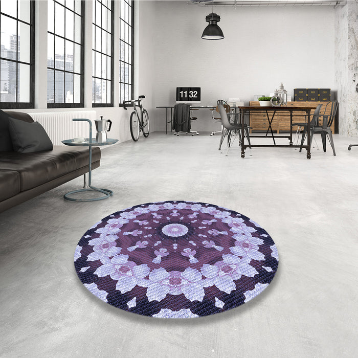 Round Patterned Purple Rug in a Office, pat179blu