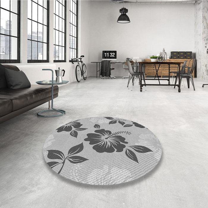 Round Patterned Platinum Silver Gray Rug in a Office, pat1797gry