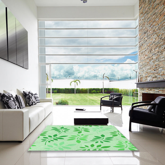 Square Patterned Green Rug in a Living Room, pat1800grn