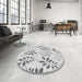 Round Patterned Platinum Gray Rug in a Office, pat1800gry