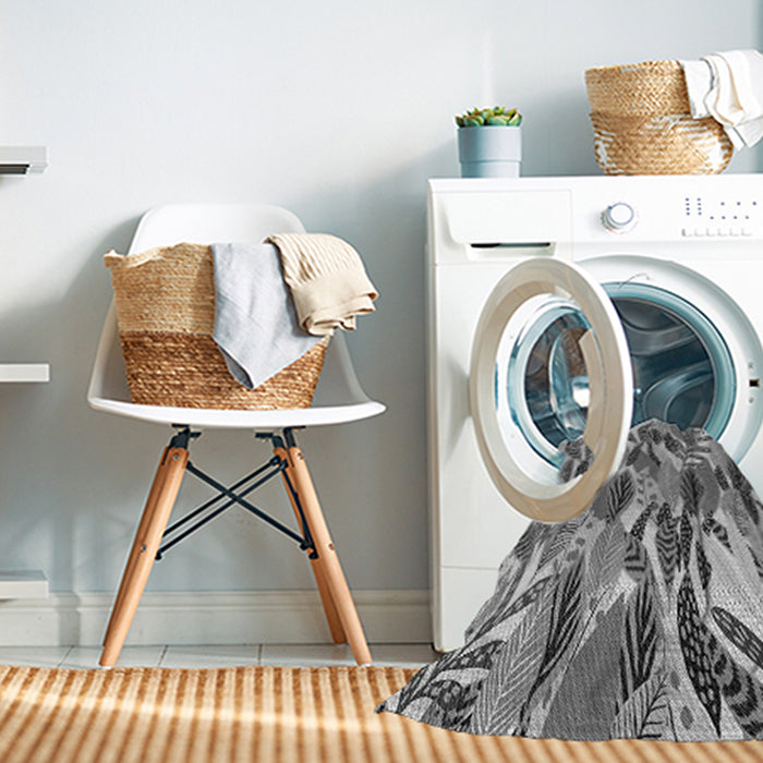 Machine Washable Transitional Silver Gray Rug in a Washing Machine, wshpat1804gry